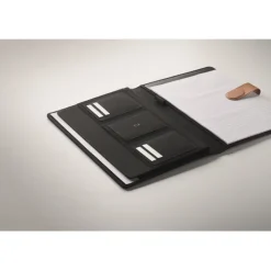 Gift Campaign Portadocumenti A4 in rPET con chiusura magnetica e block notes a righe></noscript> Portadocumenti Personalizzati
