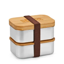 Gift Campaign Portapranzo doppio in acciaio inox riciclato e bambù con posate 980 ml></noscript> Porta Pranzo