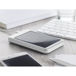 Gift Campaign Power bank solare da 4.000 mAh promozionale Powercard Solarcharge></noscript> Power Bank Personalizzati