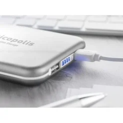 Gift Campaign Power bank solare da 4.000 mAh promozionale Powercard Solarcharge></noscript> Power Bank Personalizzati
