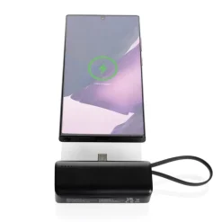 Gift Campaign Powerbank portatile in plastica riciclata con laccetto da 3.000 mAh> Power Bank Personalizzati