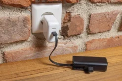 Gift Campaign Powerbank portatile in plastica riciclata con laccetto da 3.000 mAh></noscript> Power Bank Personalizzati