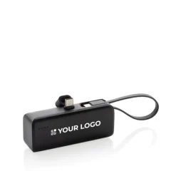 Gift Campaign Powerbank portatile in plastica riciclata con laccetto da 3.000 mAh></noscript> Power Bank Personalizzati