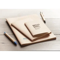 Gift Campaign Quadernino ecologico filo singer A6 fogli neutri riciclati Eco Sticher></noscript> Taccuini Ecologici