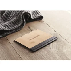 Gift Campaign Raschiaghiaccio promozionale con logo in bambù per auto Bamboo></noscript> Gadget Per Auto
