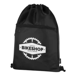 Gift Campaign Sacchetta a coulisse 100% RPET tasca frontale foro cuffie Climate RPET></noscript> Sacche Personalizzate