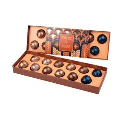 Gift Campaign Scatola con 12 praline ripiene di mandorle, pistacchi, noci e nocciole></noscript> Cioccolatini