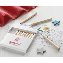 Gift Campaign Scatola di 12 matite colorate e blocchetto con 10 disegni Floral></noscript> Regali Per Bambini|Matite Colorate