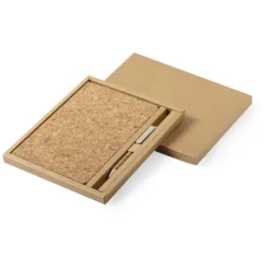 Gift Campaign Set con quaderno coeprtina sughero e penna in scatola regalo Corkstyle><noscript><img width=