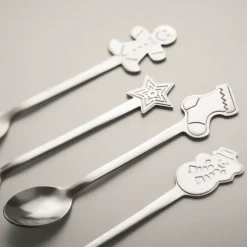 Gift Campaign Set di 4 cucchiaini in acciaio inox con decorazione natalizia></noscript> Gadget Natalizi