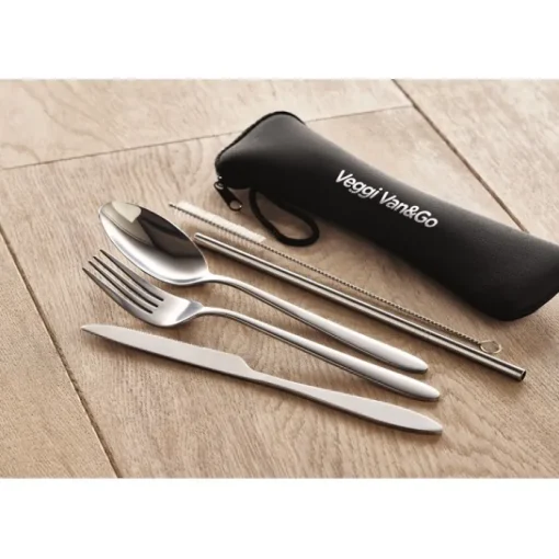 Gift Campaign Set di posate con logo in acciaio inox in un sacchetto di neoprene nero> Altri Utensili Da Cucina