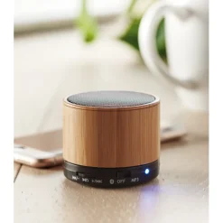 Gift Campaign Speaker bluetooth 4.2 cilindrico in ABS in bambù con luce LED Natura></noscript> Casse Personalizzate