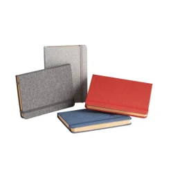 Gift Campaign Taccuini aziendali A5 copertina RPET con tasca pagine a righe Texture></noscript> Taccuini Ecologici|Quaderni A5