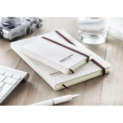 Gift Campaign Taccuino con logo A5 con elastico copertina canvas pagine righe Canvas></noscript> Quaderni A5