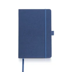 Gift Campaign Taccuino in rPET formato A5 con pagine neutre e anello porta penna><noscript><img width=