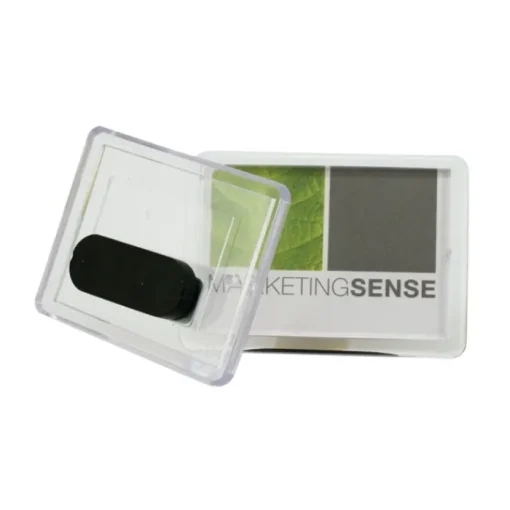 Gift Campaign Targhetta identificativa di plastica con magnete acrilico 49 x 35 mm> Spille