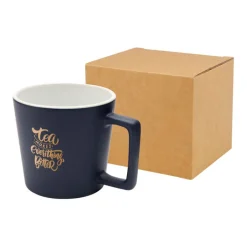 Gift Campaign Tazza in ceramica con finitura opaca e manico squadrato 370ml></noscript> Tazze Mug