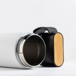 Gift Campaign Thermos in acciaio inox con manico e dettaglio in bambù 600 ml></noscript> Borracce Di Metallo