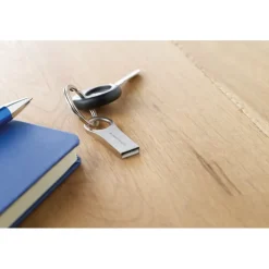 Gift Campaign USB pubblicitario elegante con occhiello grande Compacto Round Xl></noscript> Chiavette Usb Di Metallo