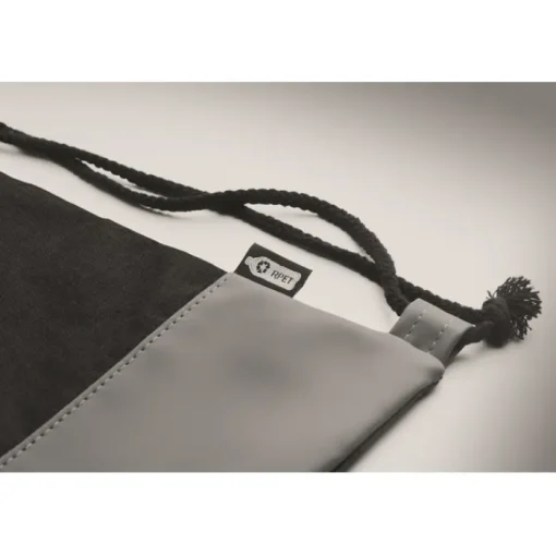 Gift Campaign Zainetto con coulisse in poliestere rPET con dettaglio in PU alla base> Sacche Personalizzate