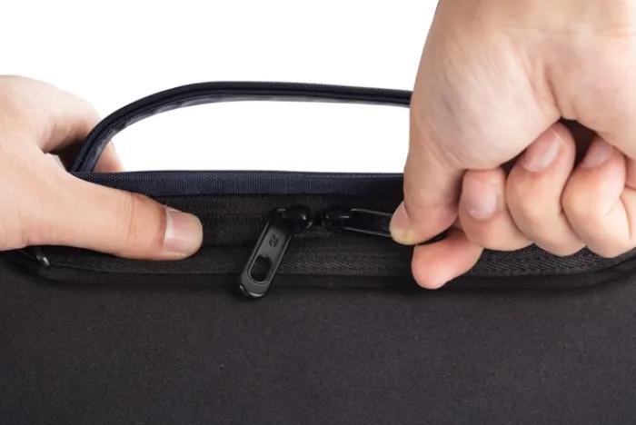 Gift Campaign Zaini promozionali dettagli riflettenti scomparto pc 15,6'' Bobby Bizz> Gadget Per L'Ufficio|Zaini Porta Pc