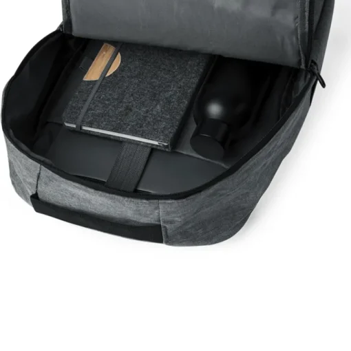 Gift Campaign Zaino in 600D RPET con 3 tasche frontali ed una interna per pc 15''> Zaini Porta Pc