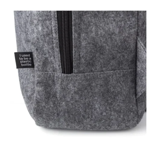 Gift Campaign Zaino in feltro RPET con logo e tasca sul davanti con chiusura lampo.> Zaini Da Viaggio